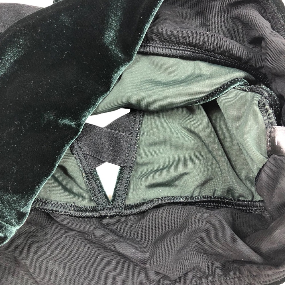 Victoria Secret Green Velvet Sports Bra size Small - Picture 9 of 10